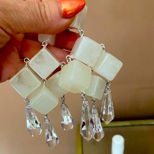 Beautiful earring very Shick  and classy Designed by love and lemon